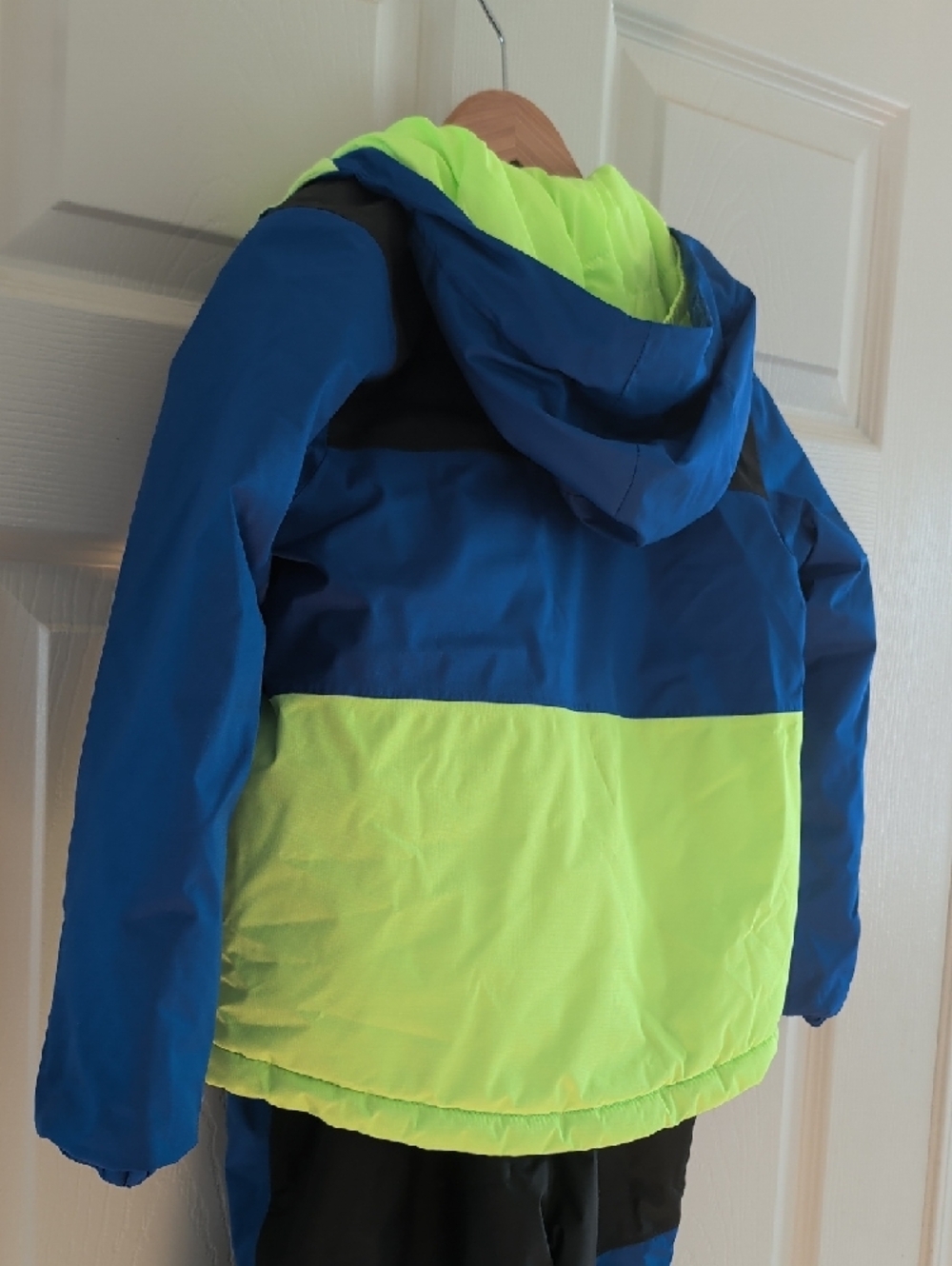 North Face Kids Waterproof Ski Suit | 4T Waterproof Boys Snowsuit - Picture 11 of 16